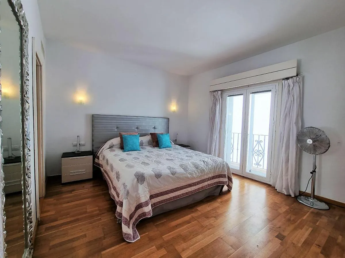 Apartment 2 Bedroom Frontline Puerto Banus Best Views Rdr299 Marbella
